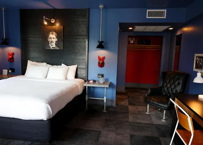 Hotel Gaythering - Gay Hotel - All Adults Welcome